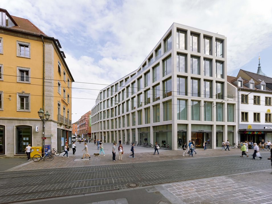 Fassadenbau für ein Geschäftshaus in der Eichhornstraße in Würzburg, Gesamtansicht